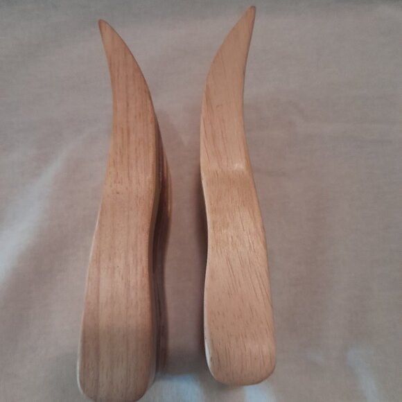 Maple Wood Salad Tossers Bear Claw Style - Picture 2 of 4